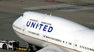[4K] United 747-400 Close-up Push Back and Control Surface Check at SFO