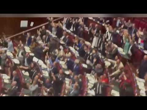 Video Bocciato l'emendamento della maggioranza sulle preferenze, esultano le opposizioni al coro di: «E...