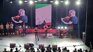 اجرای بی نظیر ای ایران توسط شادمهر در کنسرت هلند ۲۰۲۲ Shadmehr Live in Rotterdam Concert (Ey Iran) Resimi