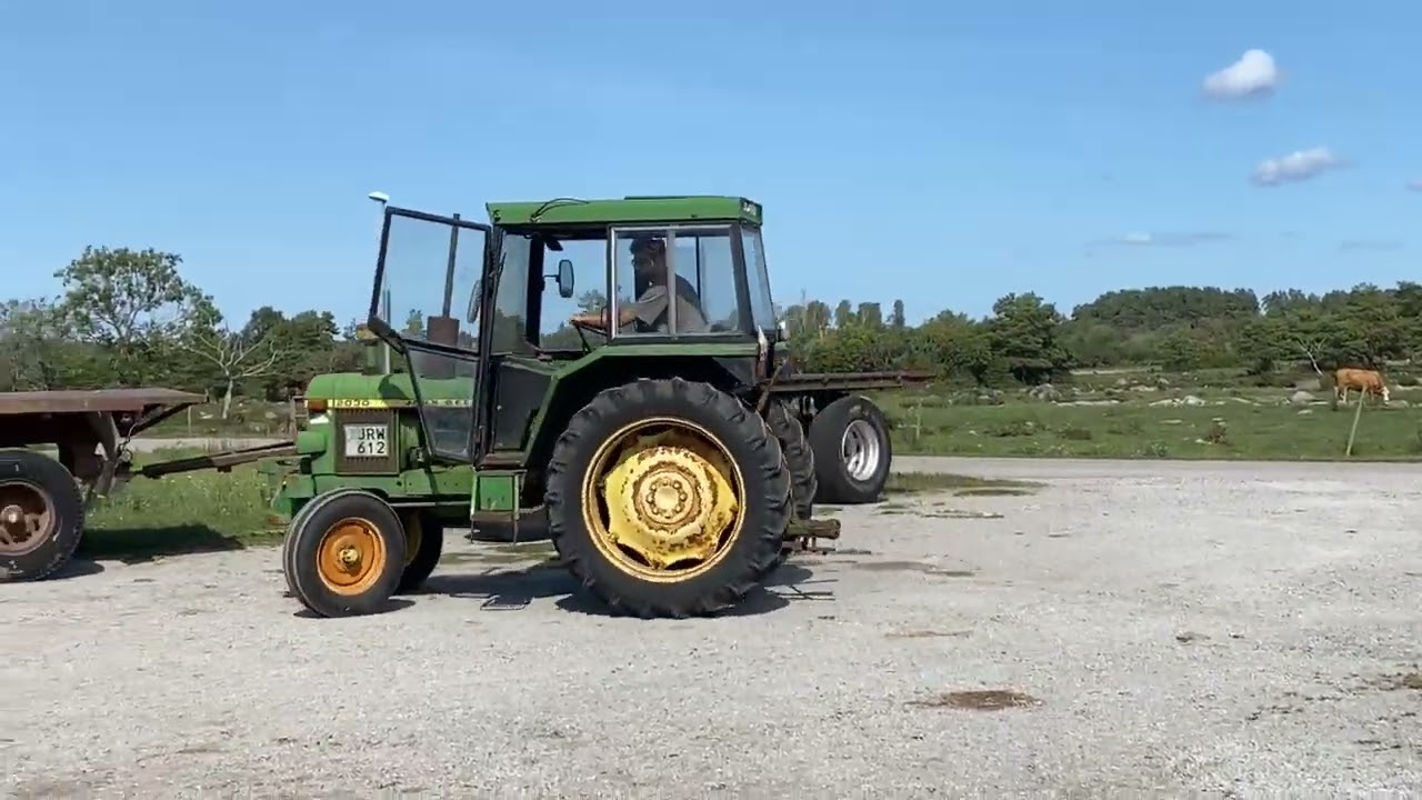 Traktor JOHN DEERE 2030