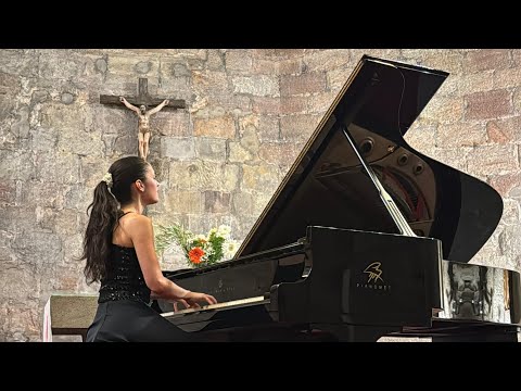 Emma Stratton plays Courante from 2nd Partita by J.S.Bach | Festival Clàssic Pals