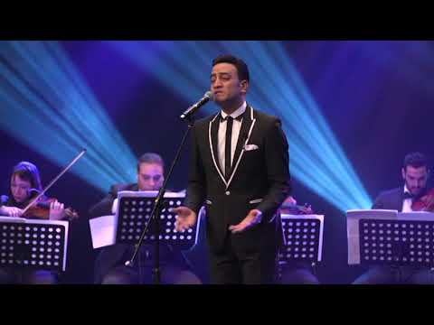 أحمد عفت ذكرى الفنان عبد الحليم حافظ بمصاحبة فرقة الموسيقى العربية