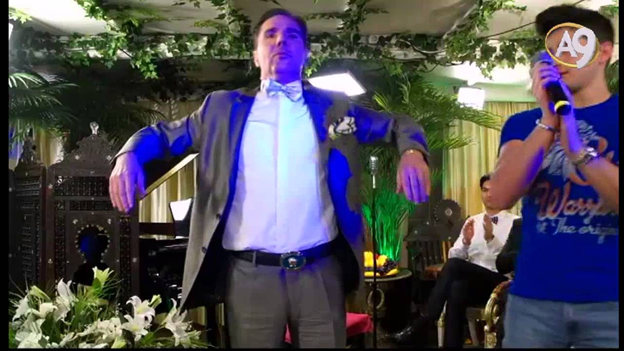 Oktar Babuna'dan olay robot dansı!... - YouTube