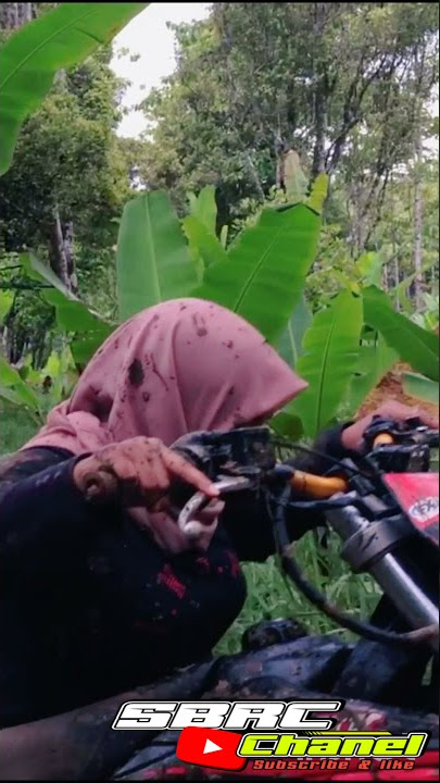Cewek cantik trabas lintasan terperangkap dalam lumpur One Day Trail #shorts @SBRC Chanel