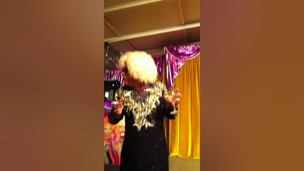 Sparkles show bar gran canaria yumbo - YouTube