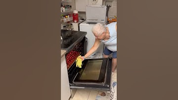 Roasted Tomatoes for Nonna’s Sauce! 🍅 #homemadesauce #roastedtomato