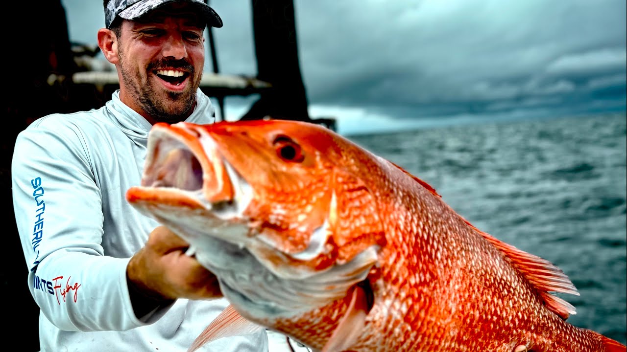 Big Red Snapper Caught in CRAZY Seas & Rain! Grand Isle Oil Rig Fishing ...