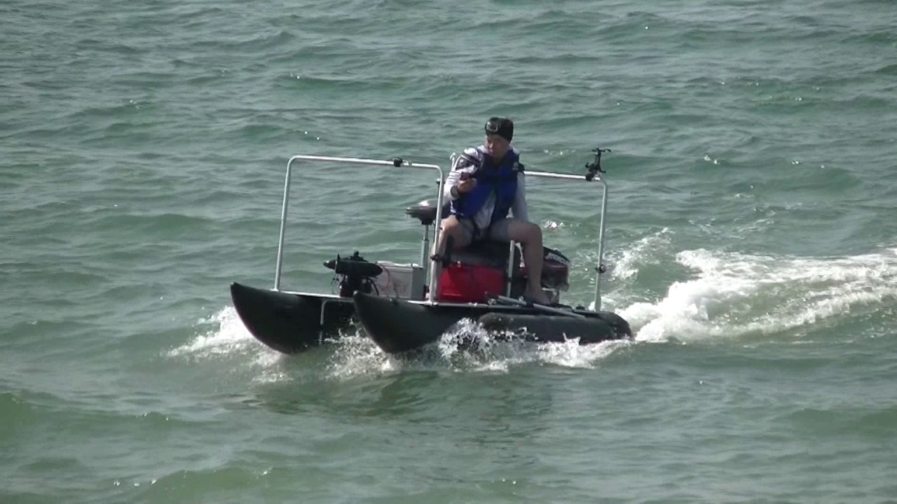 AQUOS inflatable pontoon fishing boat speed test in the 