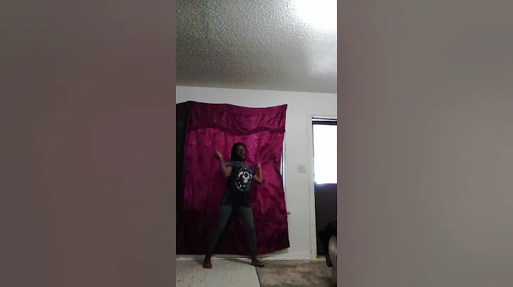 This is me dancing to pretty savage by blackpink