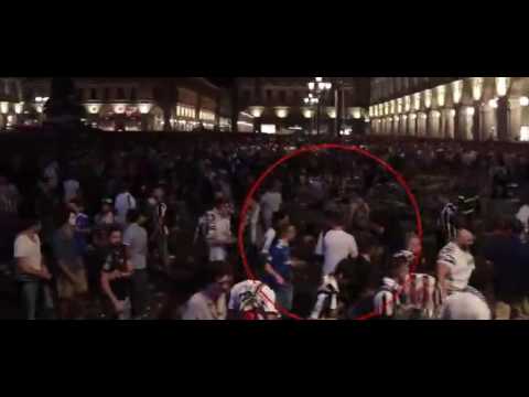 Video del ragazzo con zainetto a Torino in piazza San Carlo, la folla fugge in panico