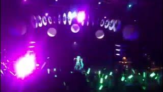 [Miku Hatsune Concert 2016] Los Angeles VIP pit view [Full Length Recorded 1080P]