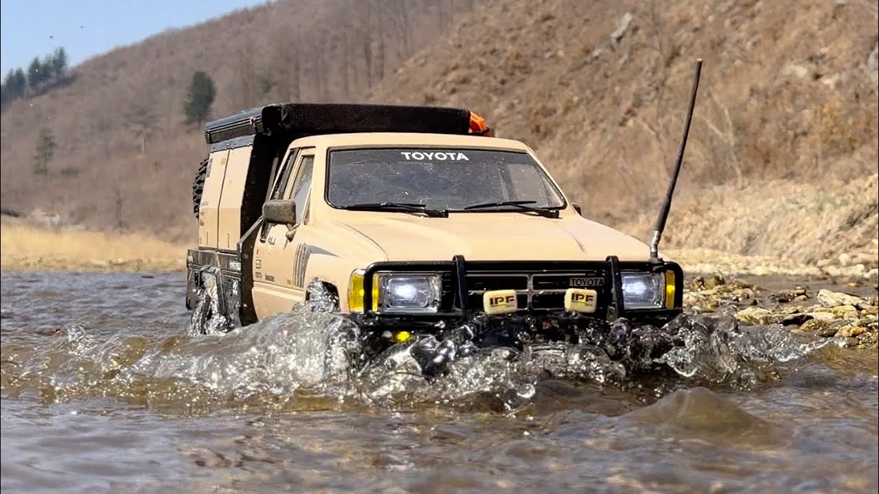 1/10 Scale RC4WD TOYOTA SR5 Hilux XtraCab Canopy BoomRacing BRX01