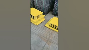 The mould and GMT pallets of Block making machine