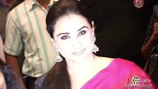 Vidya Balan In Saree Looking Very Nice Navel Cleavage