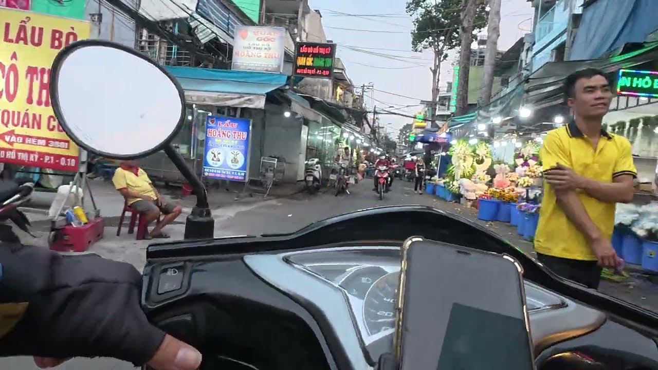 The Largest Flower Market In Saigon  