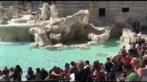 Đài phun nước Trevi - Rome
