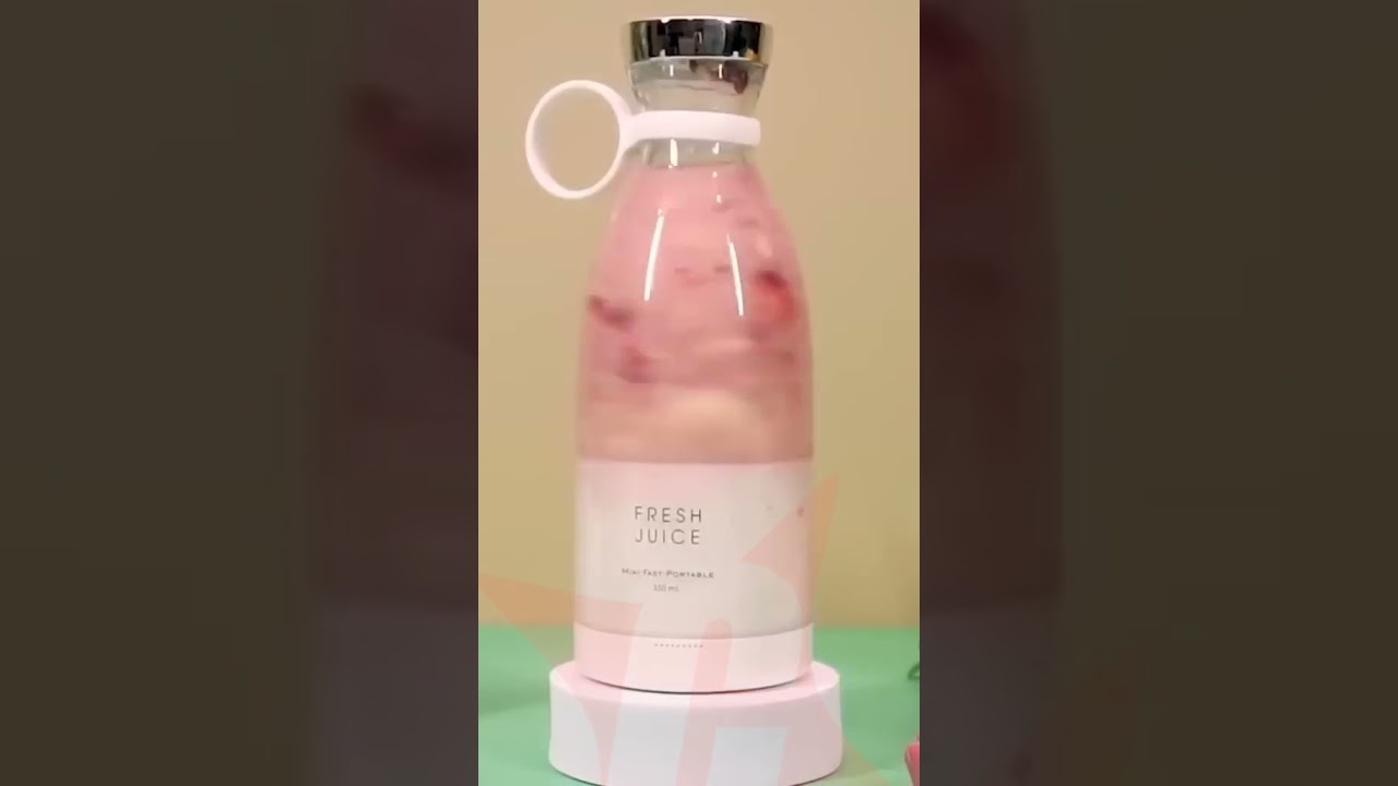 Blend & Boost: Your Portable Smoothie Solution!