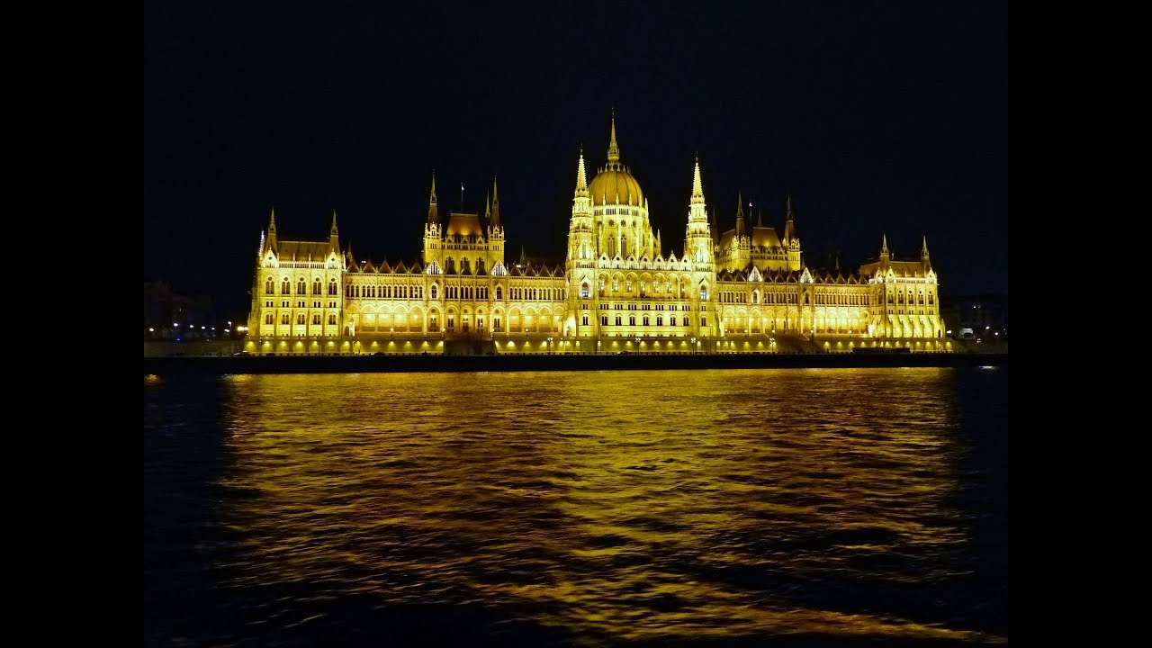 Dîner Croisière de nuit sur le Danube a Budapest - YouTube