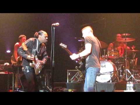 Jonny Lang and Eric Gales Trading Licks. Video!!