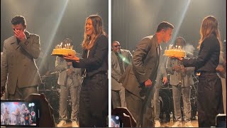 Jessica Biel surprised Justin Timberlake with a birthday cake and a song on stage at Concert