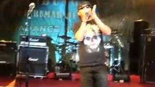 Download Lagu Jamrud Feat Krisyanto - Sik Sik Sibatumanikam (Live) - YouTube.flv MP3