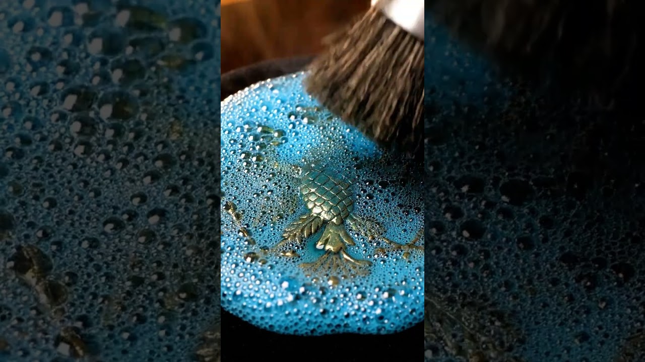 An intricately engraved ancient royal solid gold i