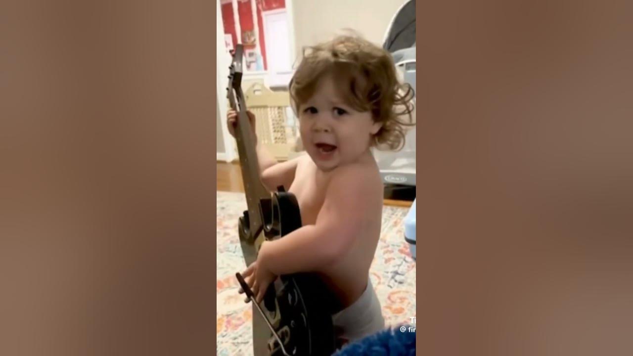 Baby Singing You Are My Sunshine☀️
