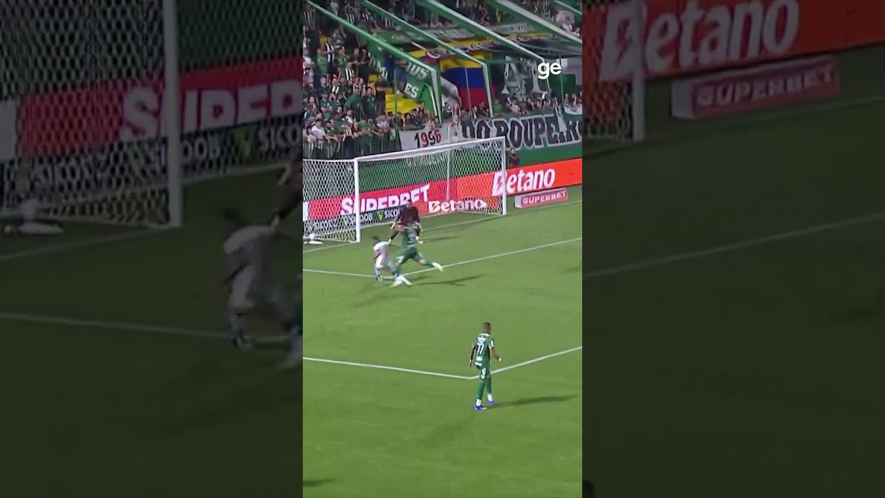 MATHEUS MARTINS FAZ TABELA COM DANILO E AMPLIA PARA O FOGÃO! | #shorts