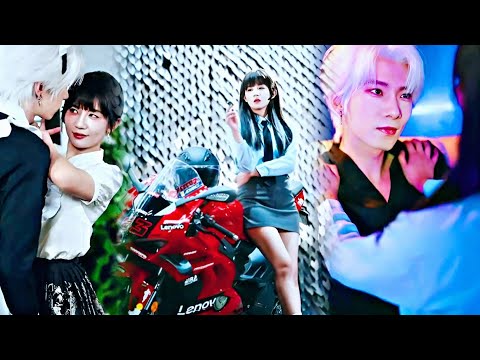 شاب وسيم غنى مغرور كل البنات بتحرى وراه لحد ما بيقابل بنت جميلة تغير كل حياته ويعشقها بجنون