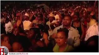 R. Kelly - Your Body's Callin (Live)