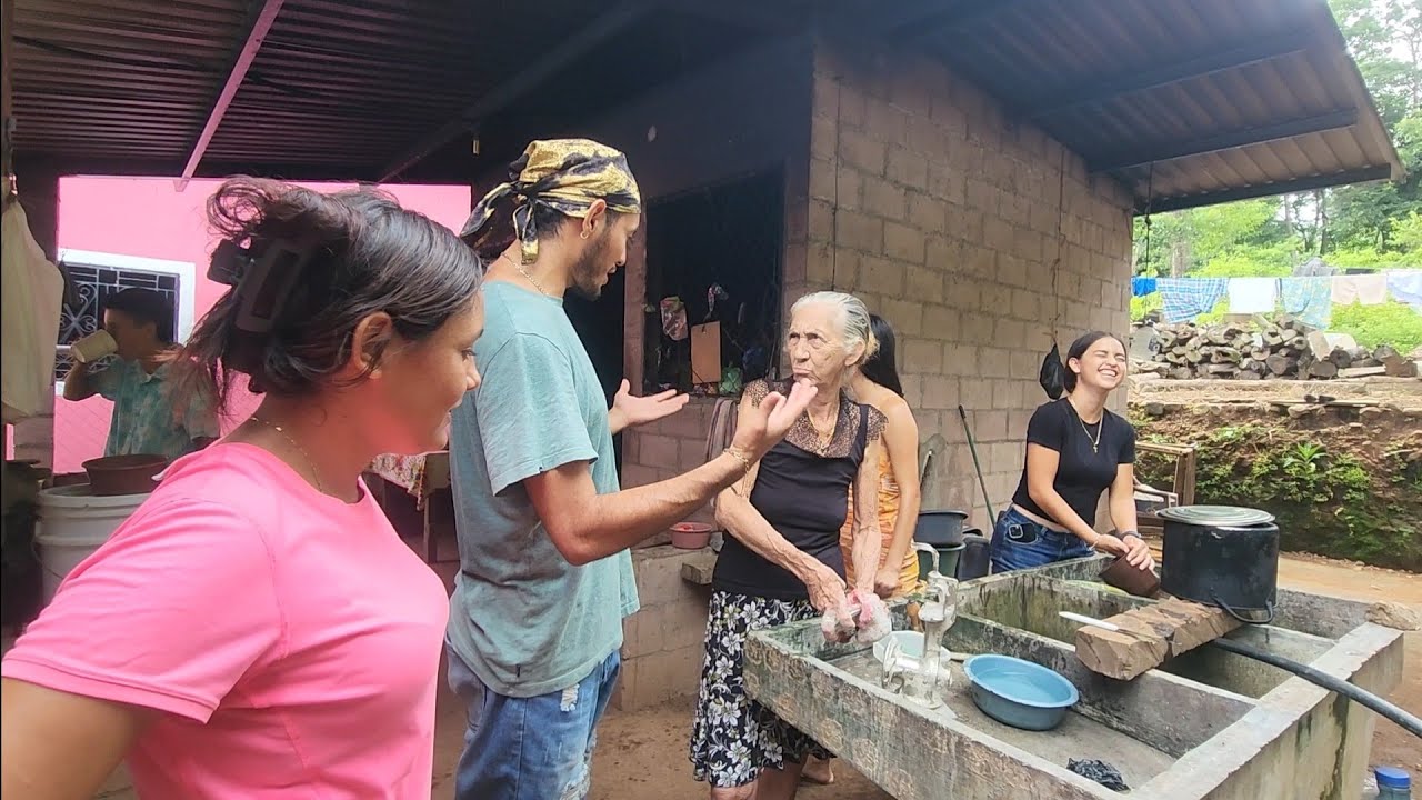 La tía menche le peló la cara a la vaca Lola  que es una gran tacaña y mentirosa😱🤬🤣