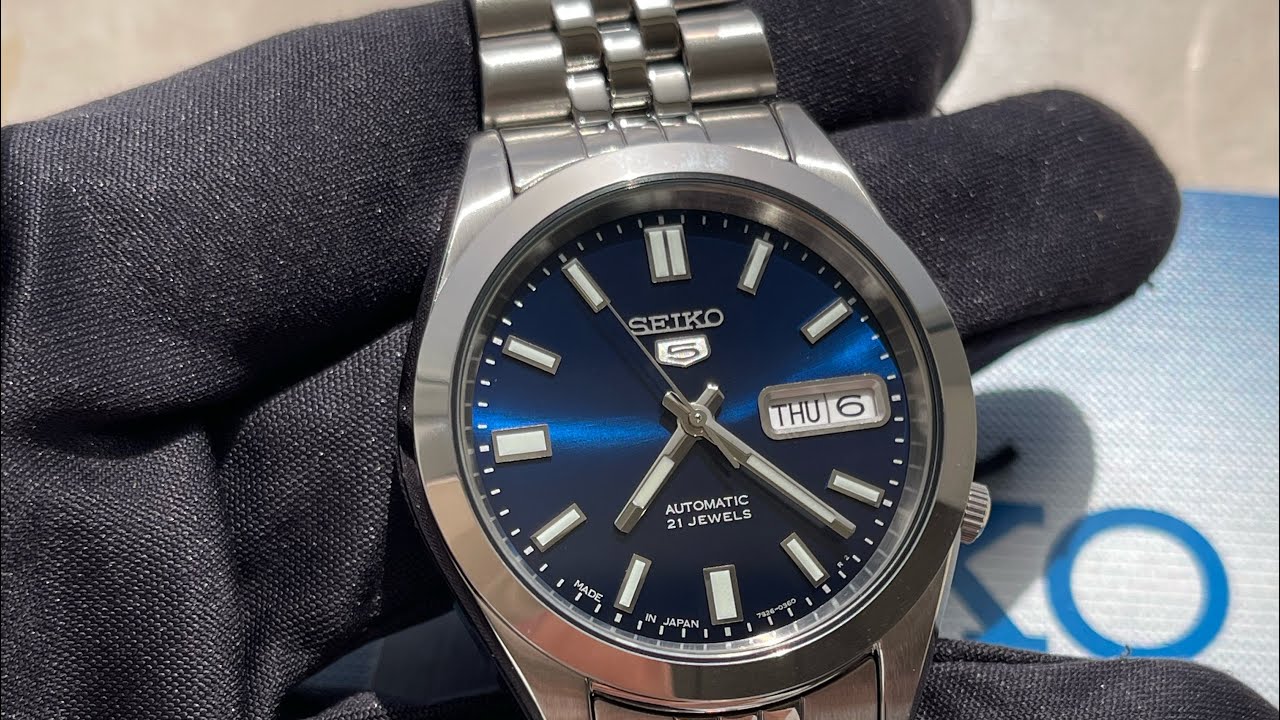 Seiko 5 Automatic blue dial 7S26-00X0 - YouTube