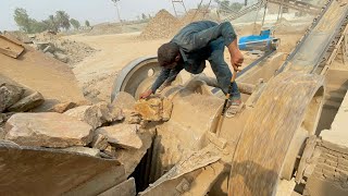 Crusher Jammed by Giant Stone! Worker Attacks Wildly with Hammer 😱 #stonecrusher