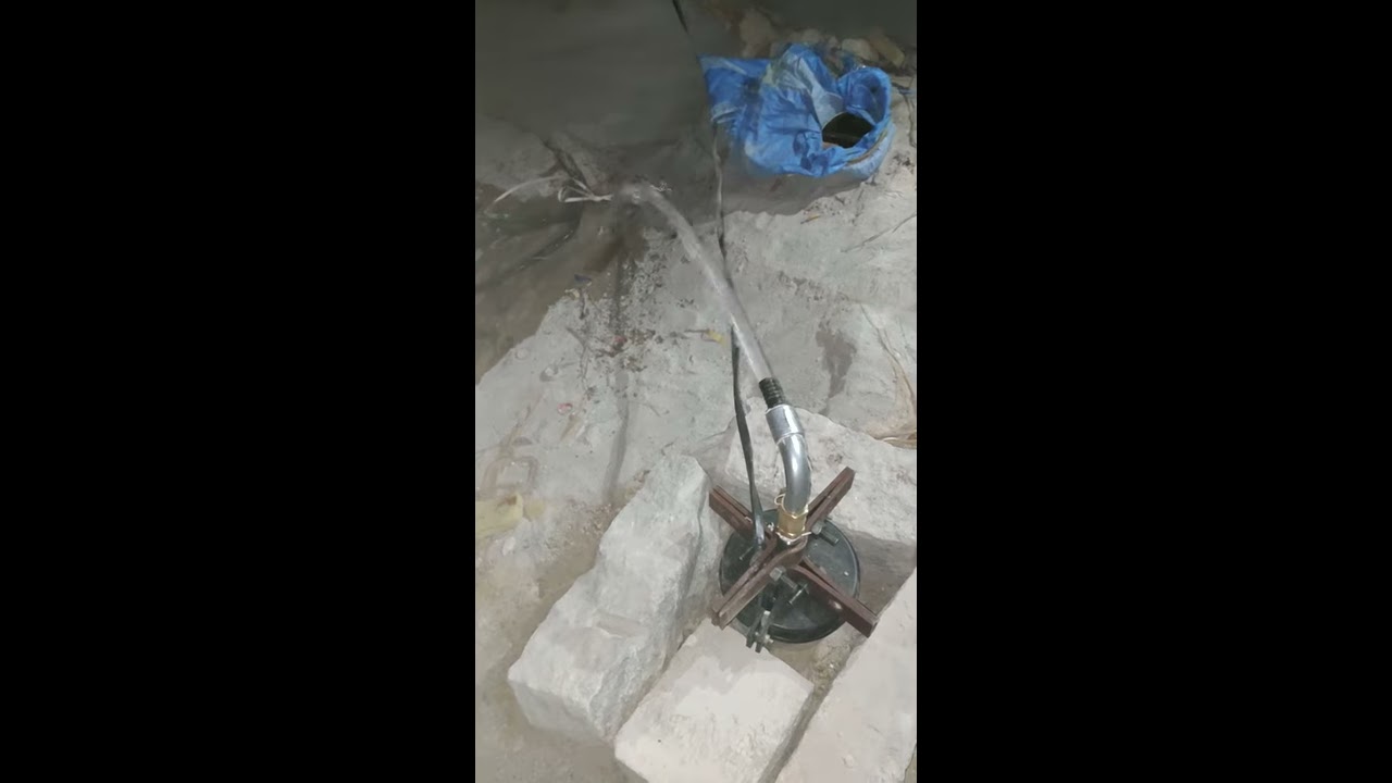 1450 FT BOREWELL AT KOHINOOR COLONY INSTALLED DEPTH 1350 7 5 HP 75 STAGE V4 CRI MOTOR