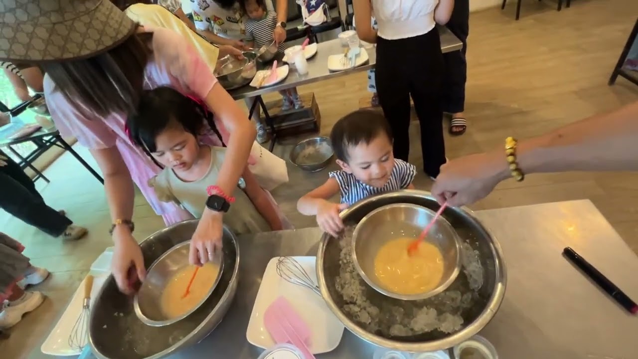 Making ice cream from Murrah farm by Sukjai and Sandee