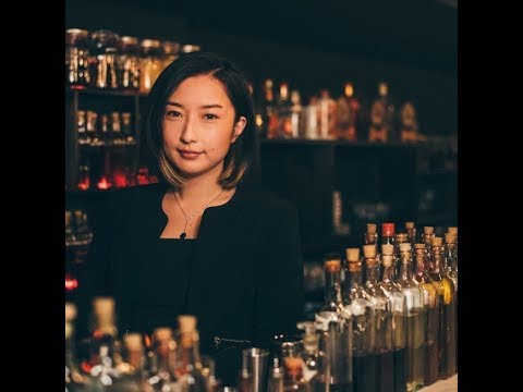蘇荷酒吧的華裔女孩 調至特殊的鷄尾酒(今天世界很好玩) - YouTube