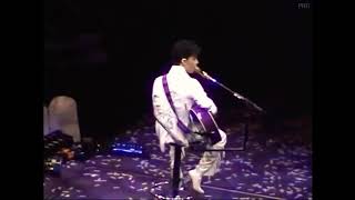Video thumbnail of "Prince - I Wanna Be Your Lover/Raspberry Beret (Musicology Tour live in Philadelphia, 2004)"