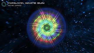 Смотреть клип Maejor - You Me Ft. White Sun (444 Hz) (Visualizer)
