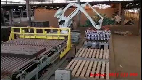 Yaskawa robot palletizing bricks 1