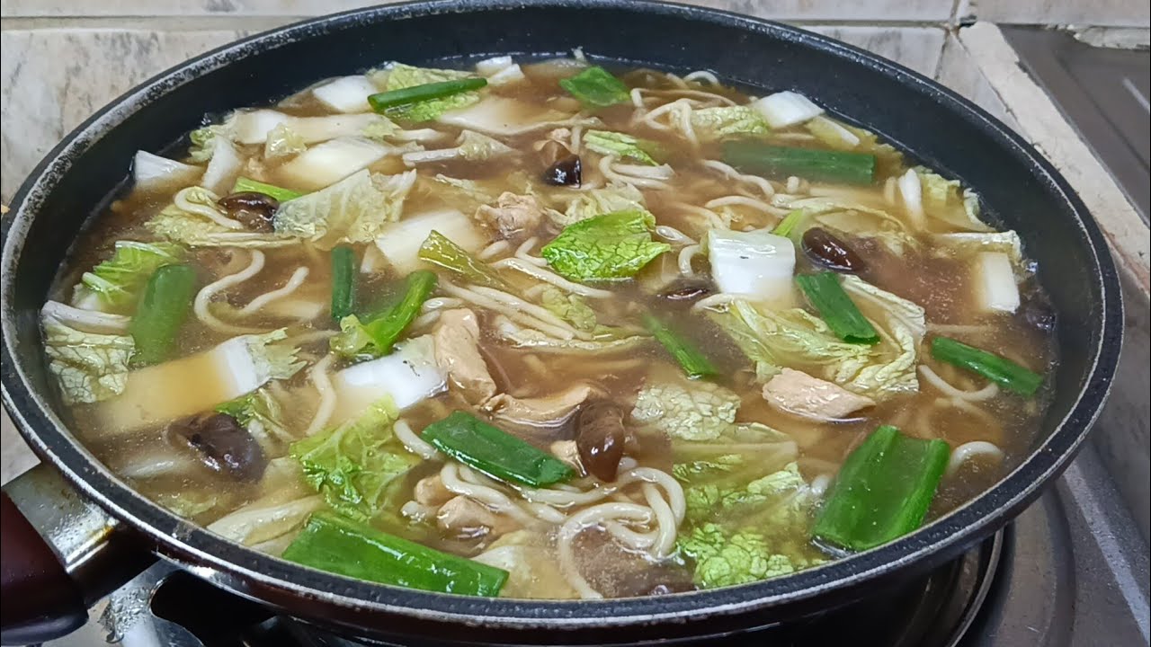 MURA, MADALING LUTUIN AT MASARAP! CABBAGE NOODLE SOUP RECIPE!