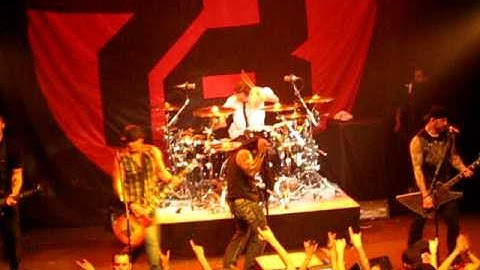 Sevendust - Ugly Live in Denver