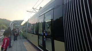 (1120212) 新北安坑輕軌列車 往十四張列車K01雙城出站