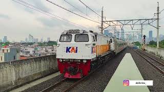 Download Lagu BEL STASIUN INI SYAHDU BANGET!!! | Hunting Kereta Api di Stasiun Matraman MP3