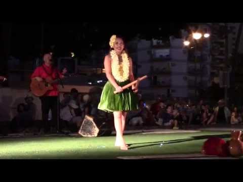 hawaiian-nun-chucks-hula-dancing