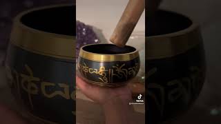 How to play your singing bowl | Demo on how to make your sound bowl sing
