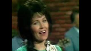 Loretta Lynn - You Ain't Woman Enough (To Take My Man)