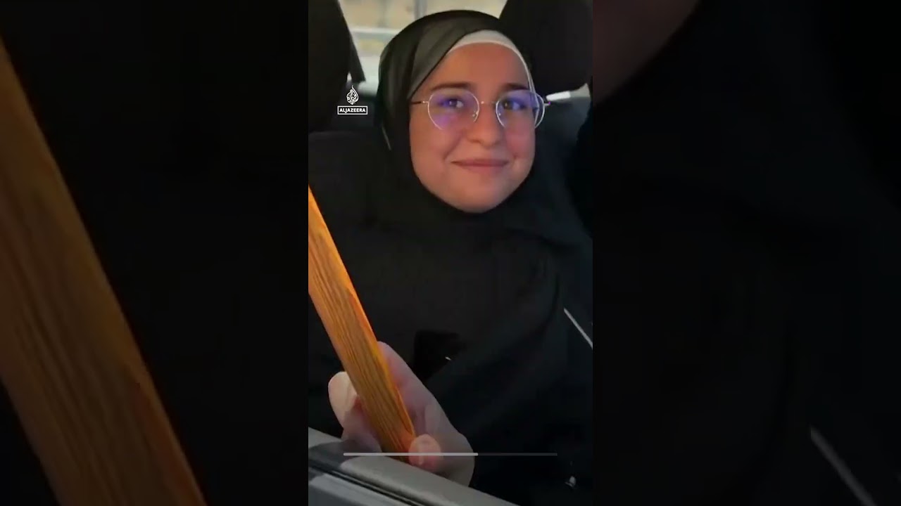 لبنانيون نازحون يعودون جنوباً بموجب اتفاق وقف إطلاق نار هش