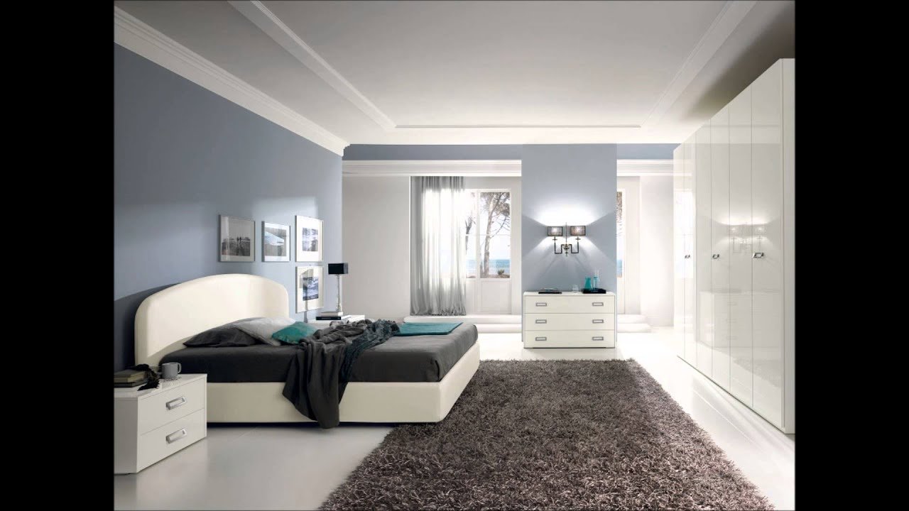 Camere da letto moderne lusso: cuscini di lusso foto stock ...