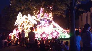 Вечернее шоу в Everland, Южная Корея, 2016 г. Вечернее шоу в Everland, Южная Корея, 2016 г.