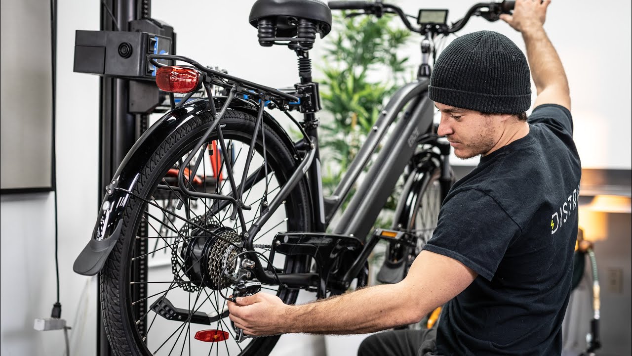 EBZE Electric Bikes How To Adjust Your Derailer ? YouTube
